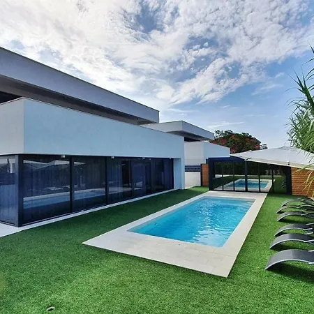 Villa Luxury 5 Bedroom Seven Vir
