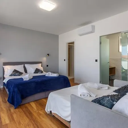 Villa Luxury 5 Bedroom Seven