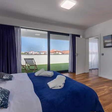 Luxury 5 Bedroom Seven Villa
